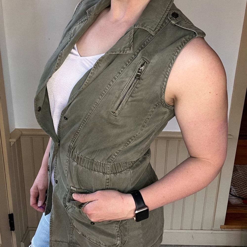 Kenneth Cole Reaction Olive Green Tencel Military Cargo Lightweight Vest Sz S - Picture 3 of 10